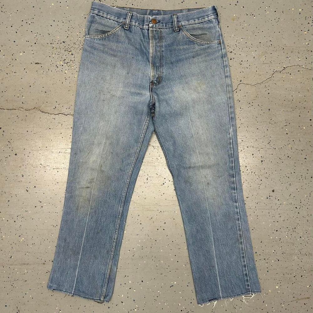 VTG 70s Sears thumbs up Faded blue jeans with a relaxed fit